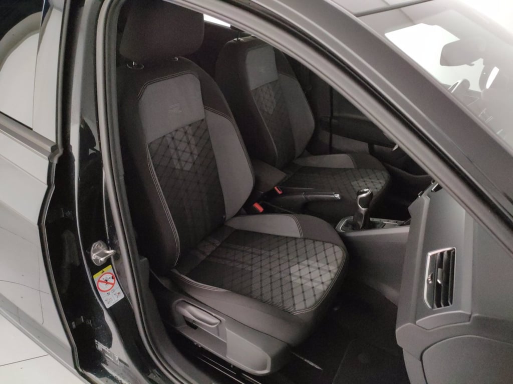VOLKSWAGEN Taigo 1.0 tsi r-line 110cv