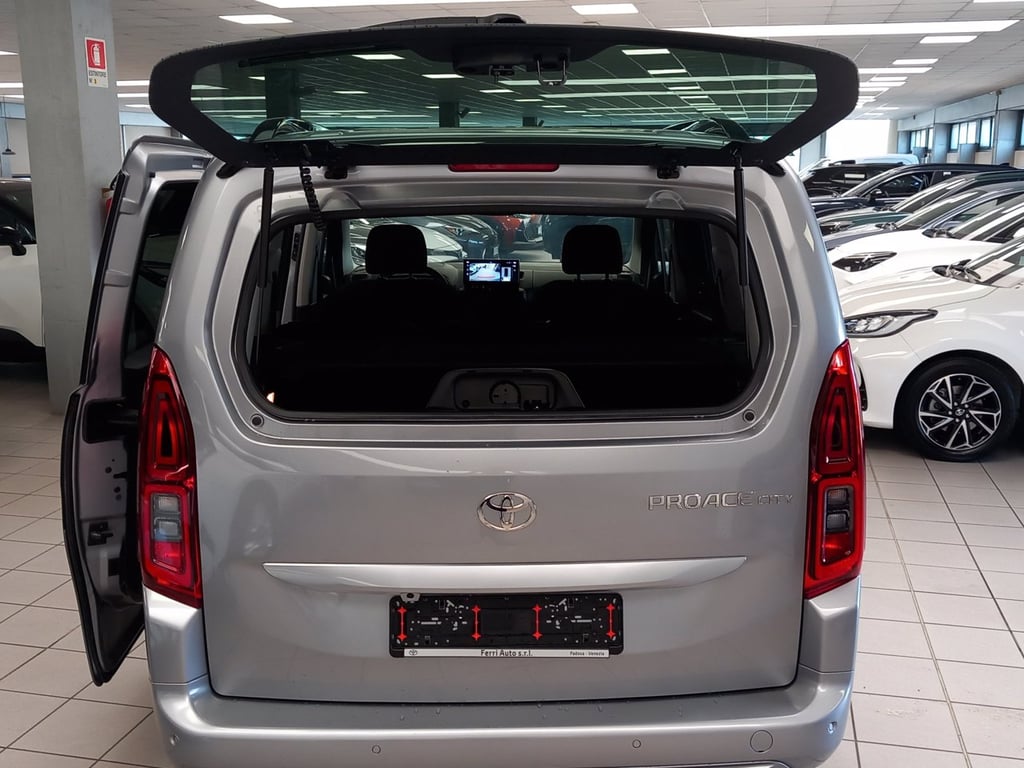 TOYOTA Proace city verso 1.5d 130cv s&s mt6 l1 d executive