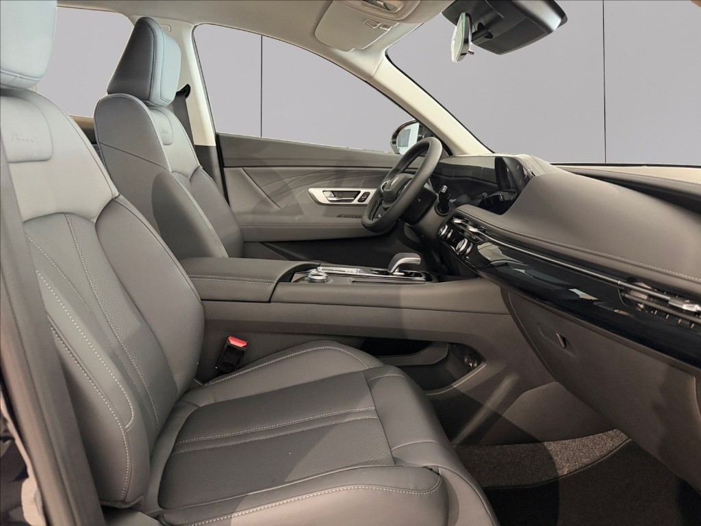 DONGFENG Huge 1.5 t E2 320T auto