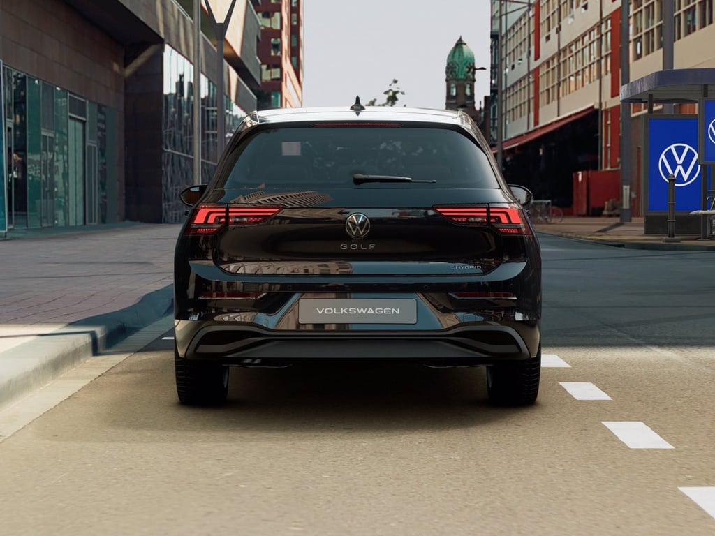 VOLKSWAGEN Golf 1.5 tsi ehybrid life 204cv dsg