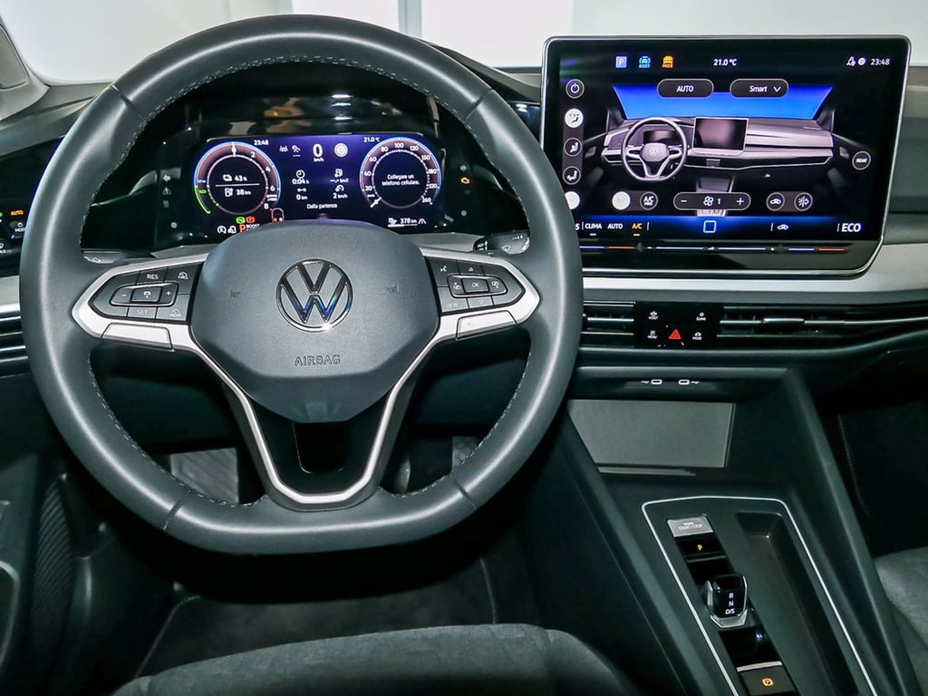 VOLKSWAGEN Golf 1.5 tsi ehybrid life 204cv dsg