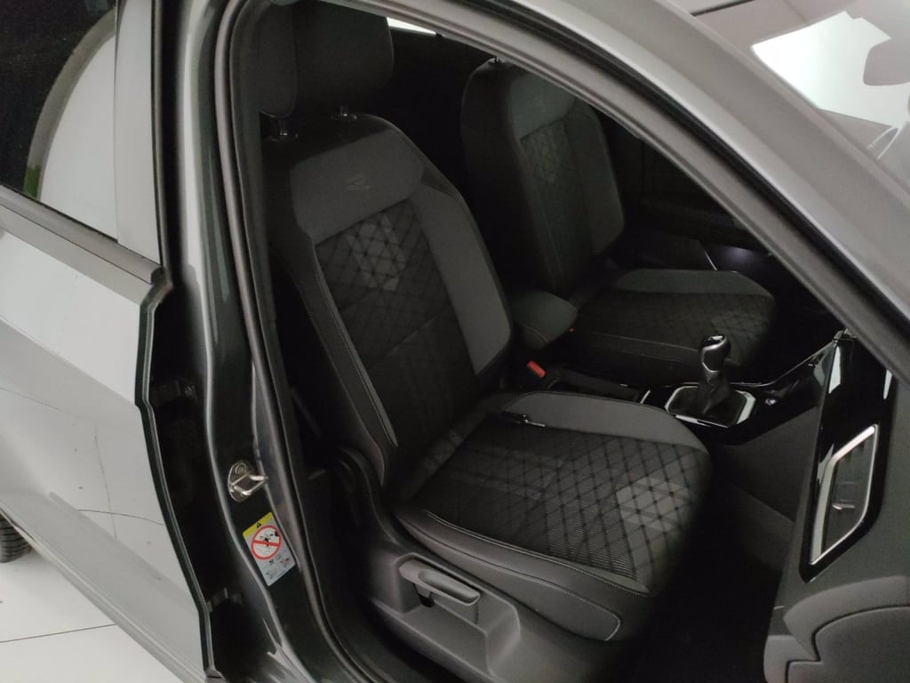 VOLKSWAGEN T-roc 1.0 tsi r-line 110cv