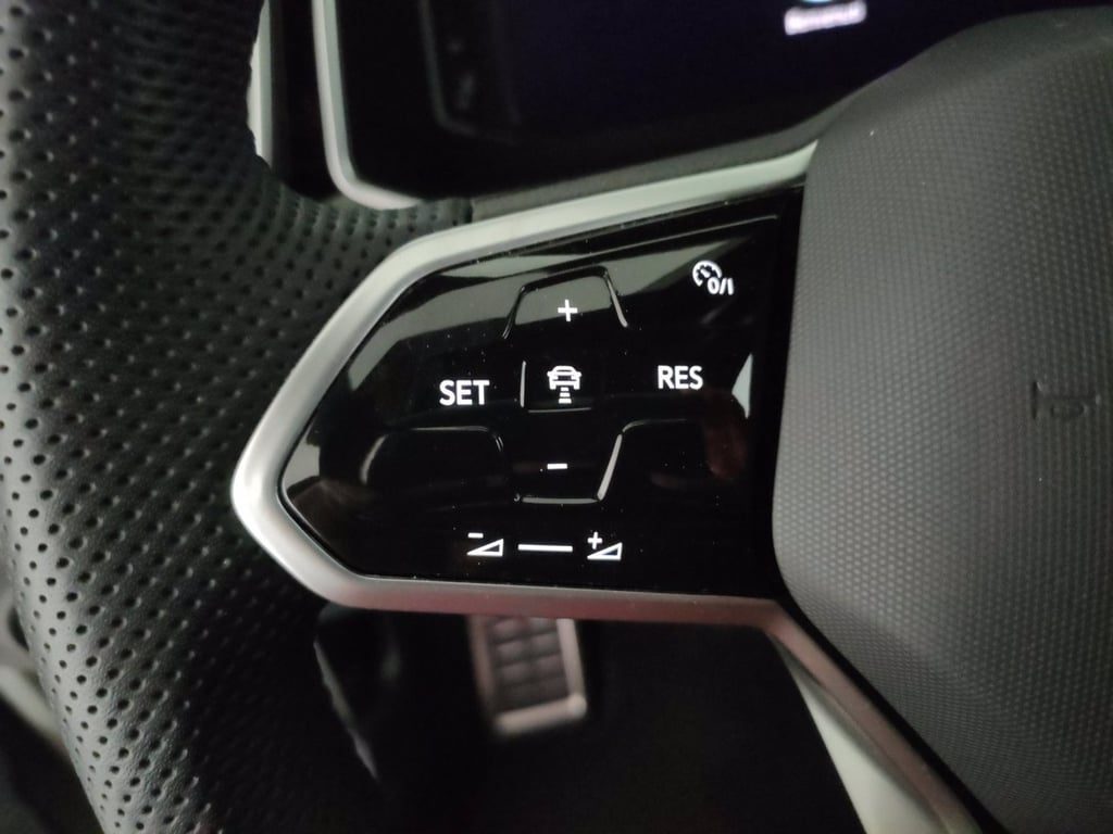VOLKSWAGEN T-roc 1.0 tsi r-line 110cv