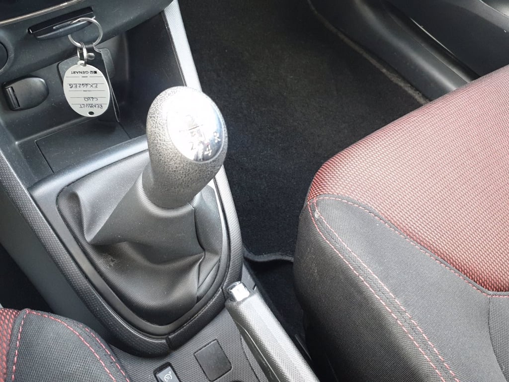 RENAULT 2012 Benzina Clio IV 5p 1.2 Live 75cv