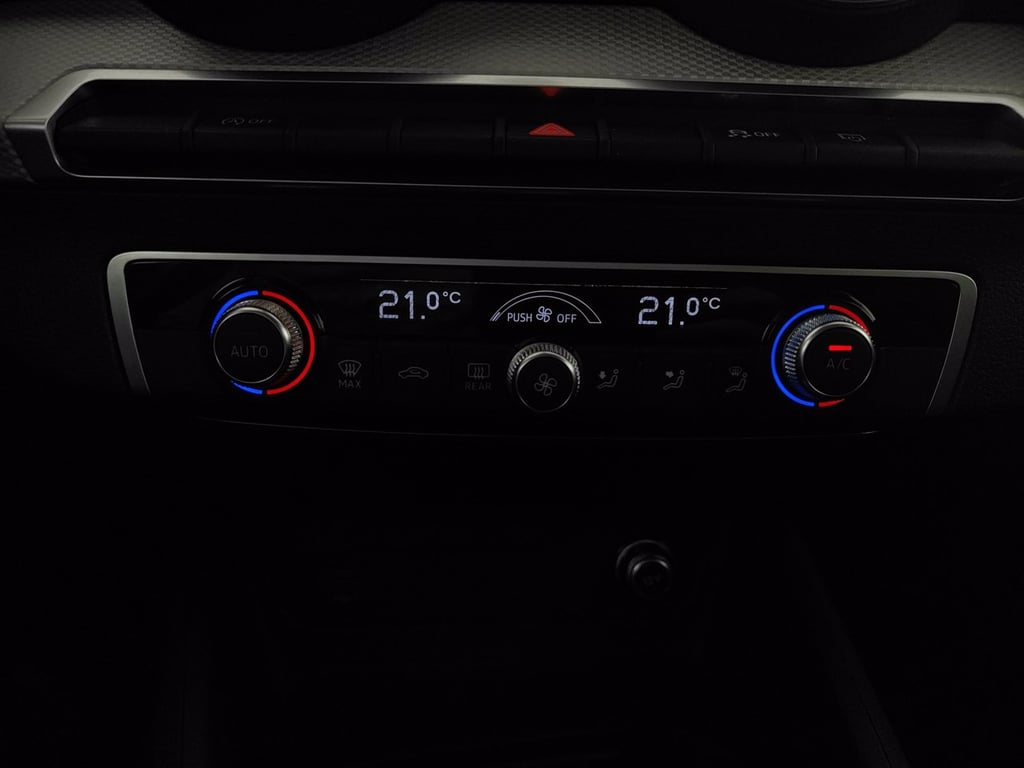 AUDI Q2 35 1.5 tfsi business