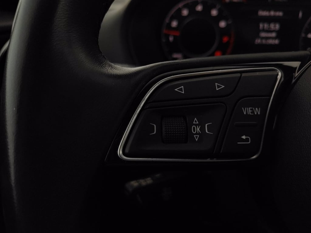 AUDI Q2 35 1.5 tfsi business