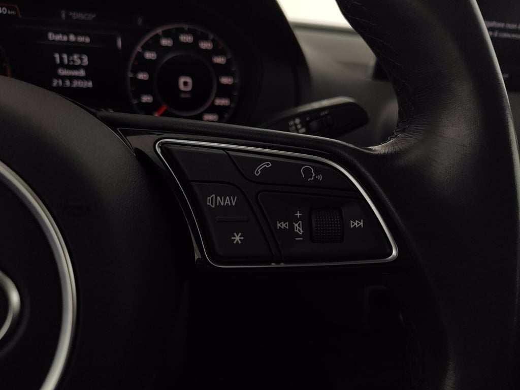 AUDI Q2 35 1.5 tfsi business
