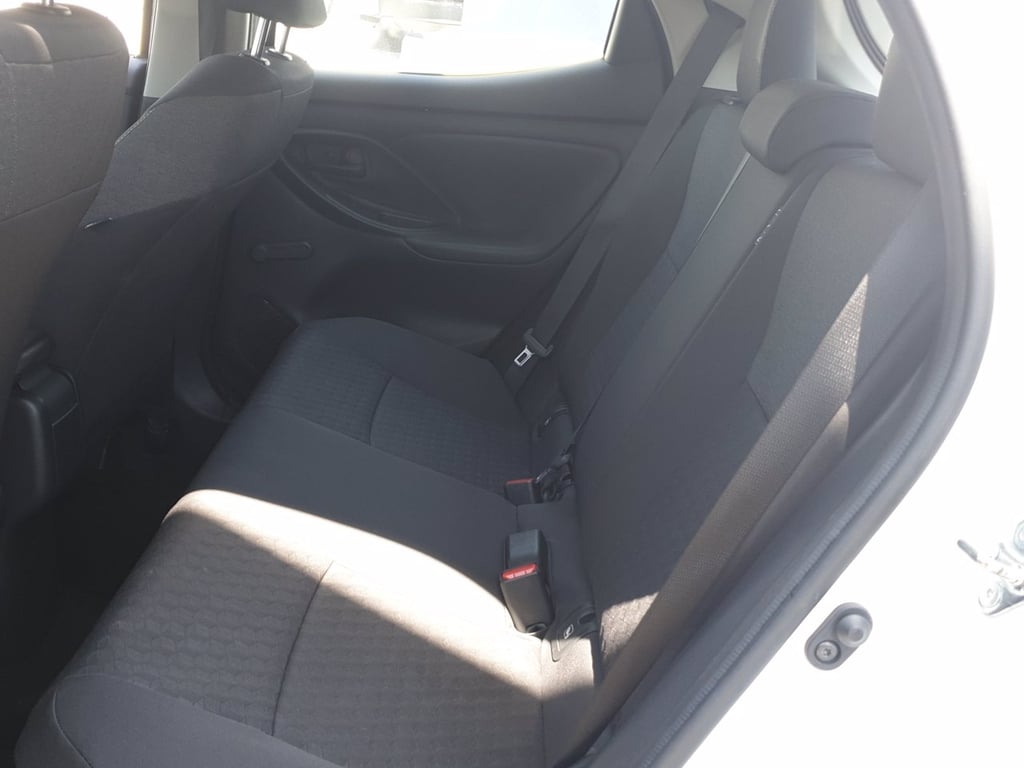 TOYOTA Yaris 1.5h active