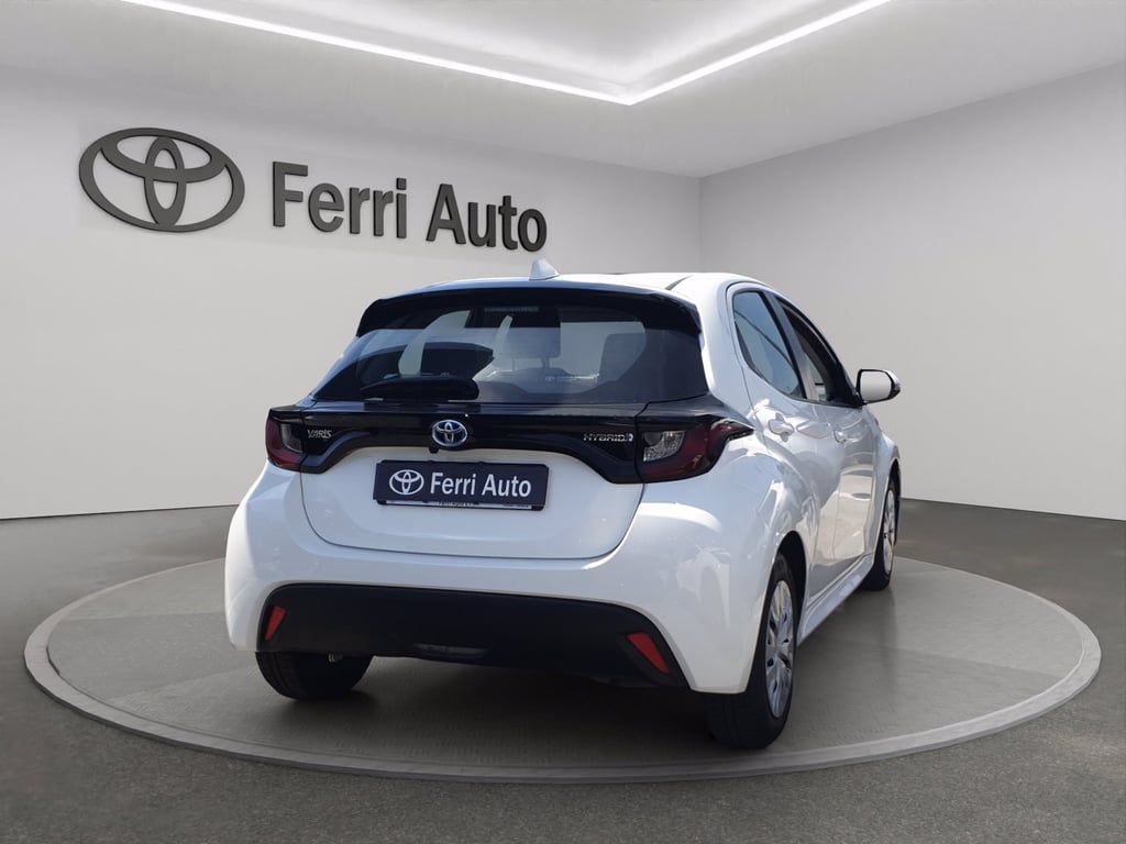 TOYOTA Yaris 1.5h active
