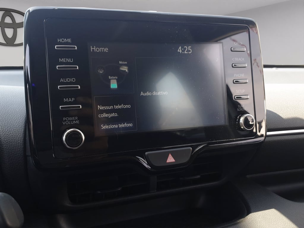 TOYOTA Yaris 1.5h active