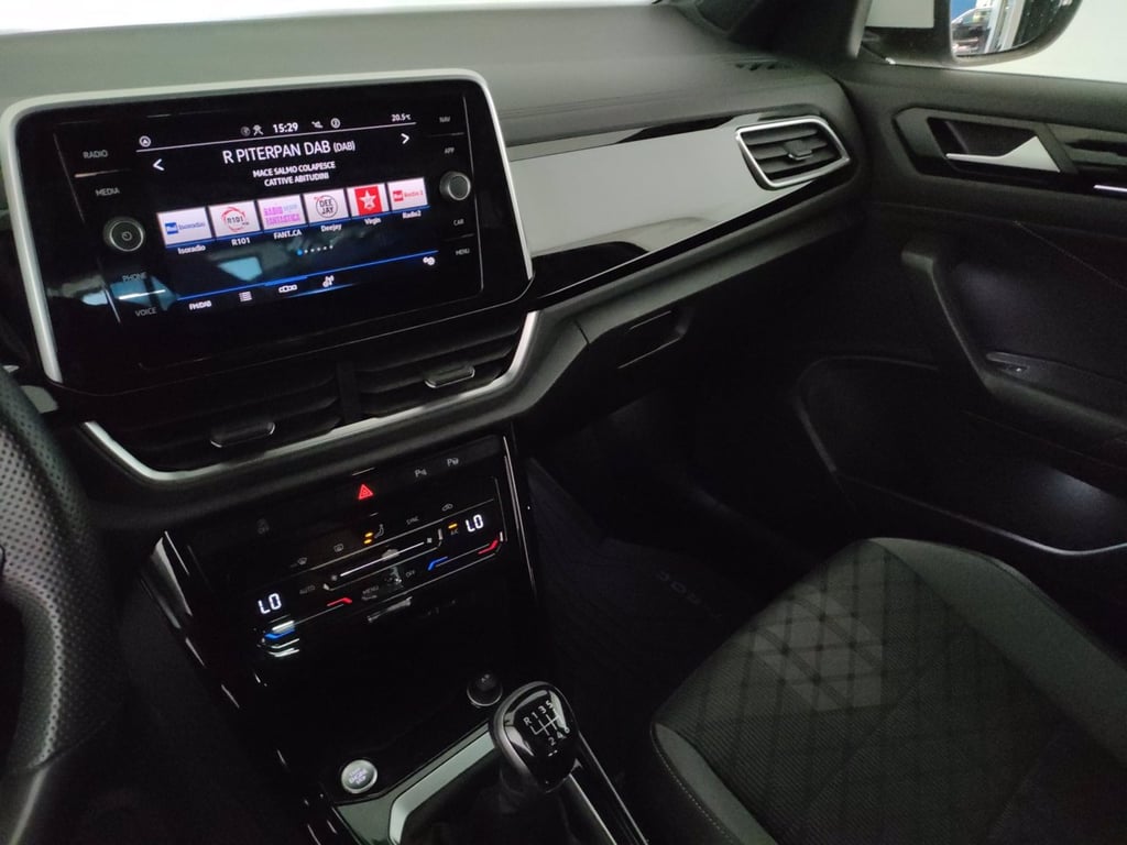 VOLKSWAGEN T-roc 1.5 tsi r-line