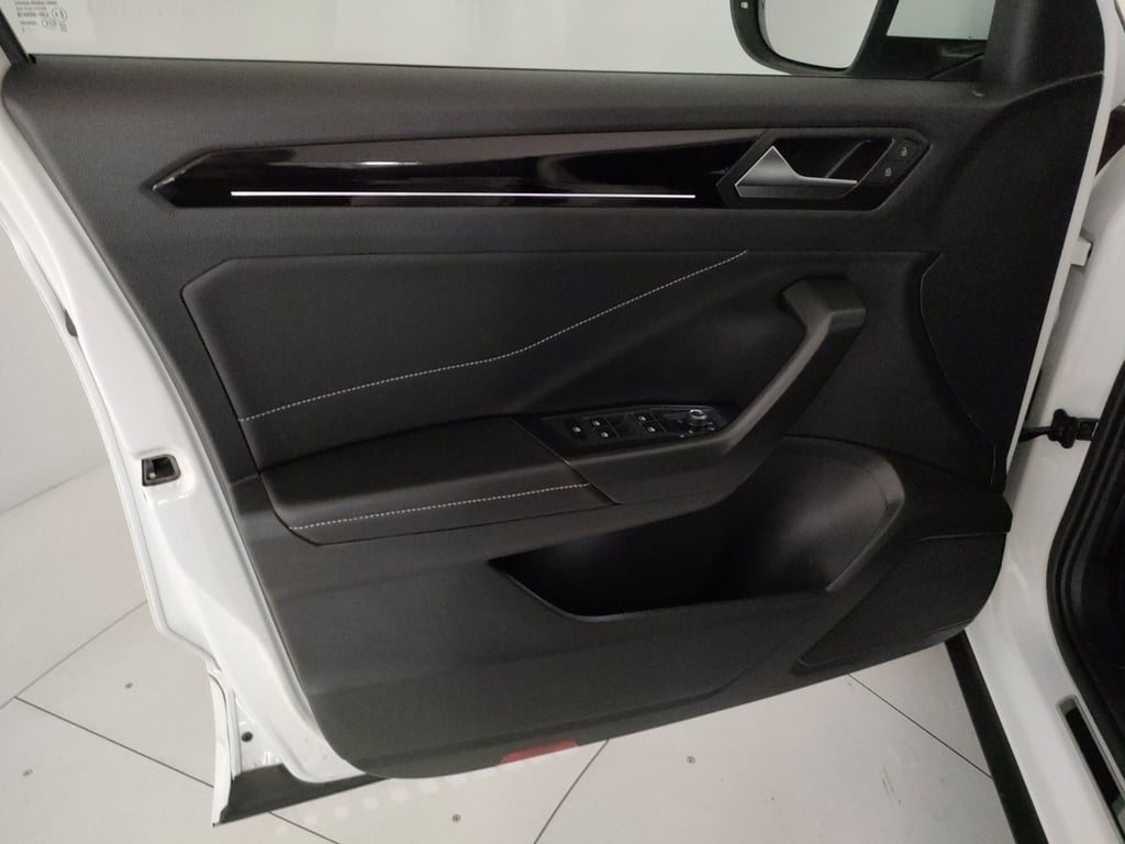 VOLKSWAGEN T-roc 1.5 tsi r-line