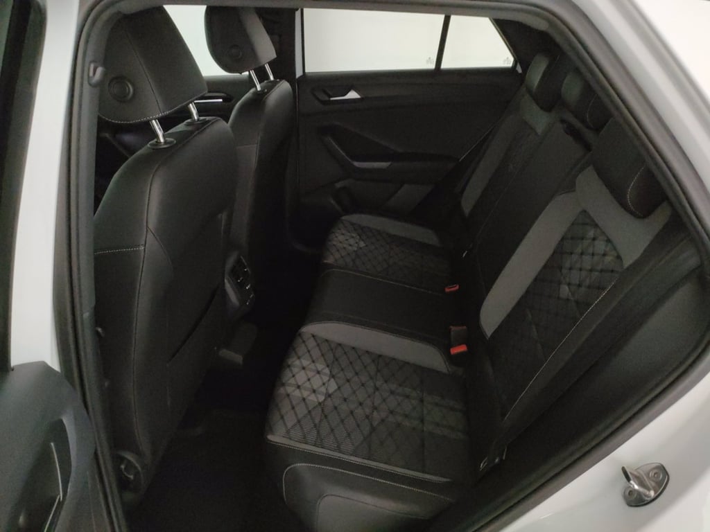 VOLKSWAGEN T-roc 1.5 tsi r-line