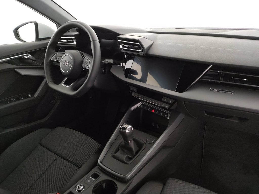 AUDI A3 sedan 30 2.0 tdi s line edition