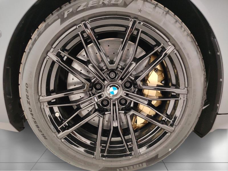 BMW M5 4.4 727cv auto