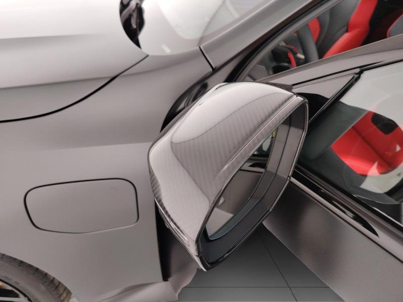 BMW M5 4.4 727cv auto