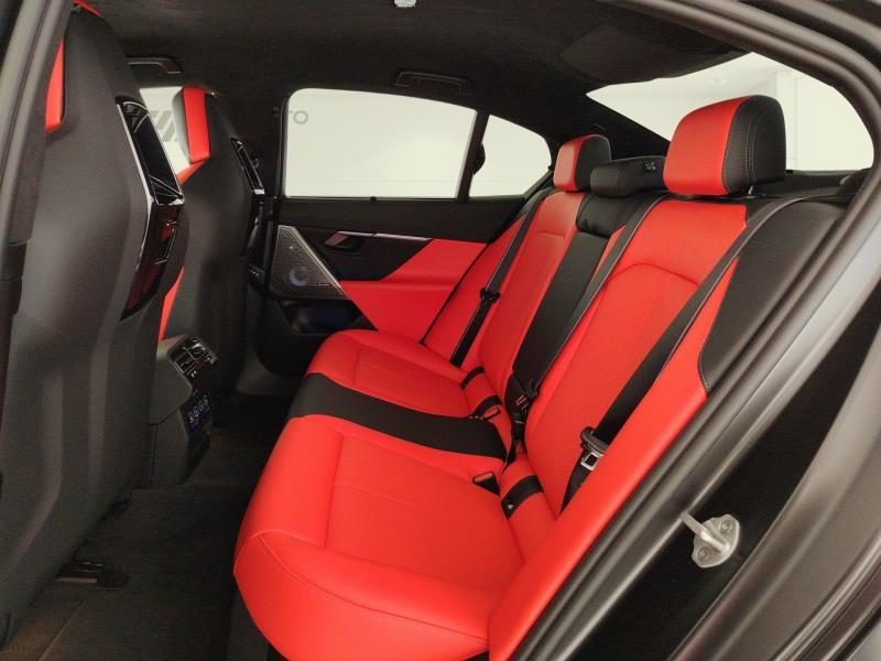 BMW M5 4.4 727cv auto