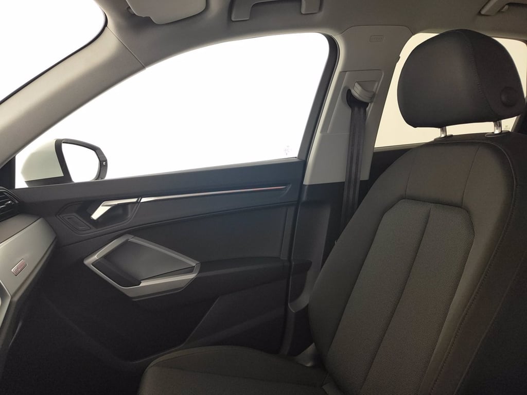 AUDI Q3 35 2.0 tdi business advanced s-tronic