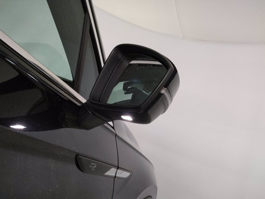 VOLKSWAGEN Tiguan 2.0 tdi r-line 150cv dsg