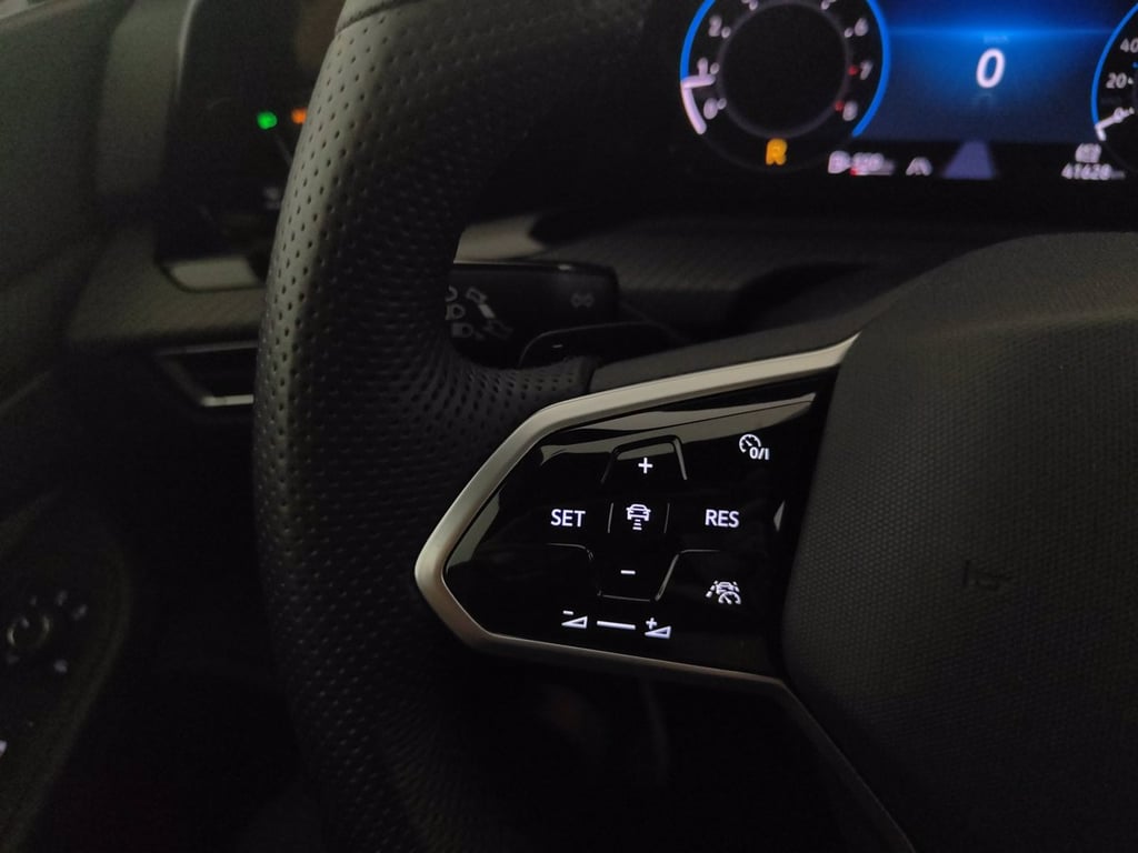 VOLKSWAGEN Golf 1.5 etsi evo r-line 130cv dsg