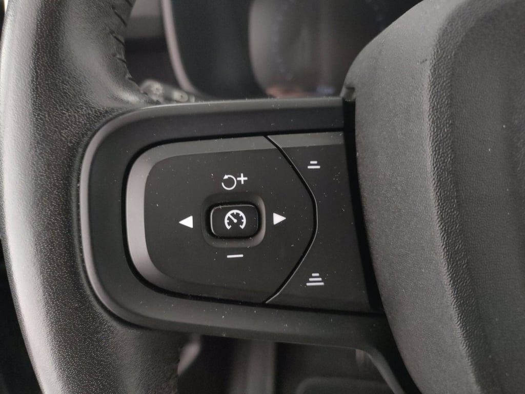 VOLVO Xc40 1.5 t2 momentum auto my21