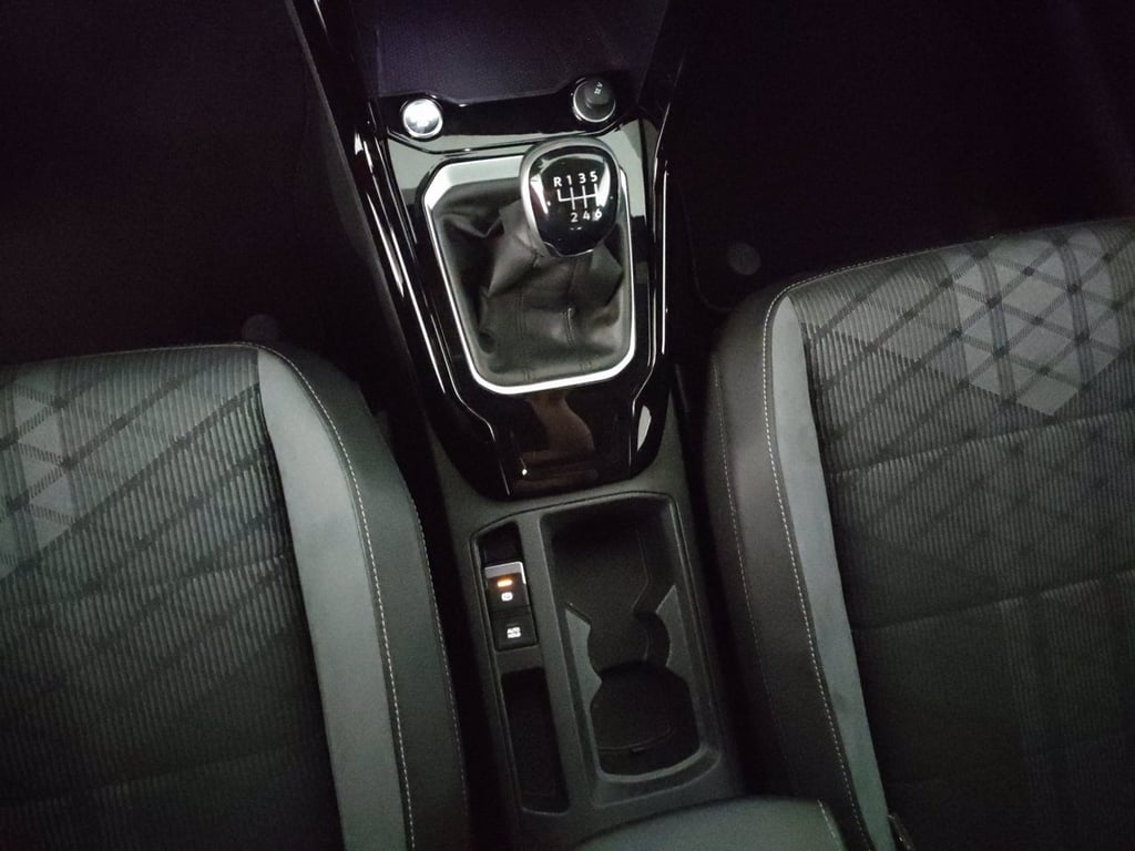 VOLKSWAGEN T-roc 1.5 tsi r-line