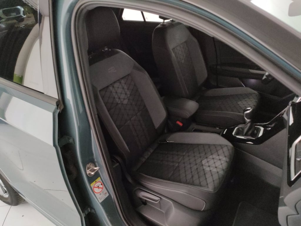 VOLKSWAGEN T-roc 1.5 tsi r-line