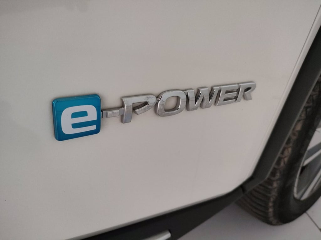 NISSAN X-trail 1.5 e-power tekna 2wd auto