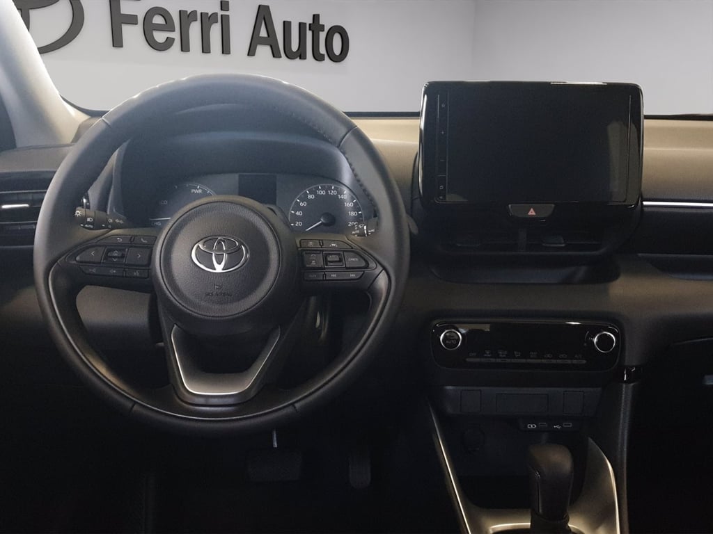 TOYOTA Yaris 1.5h 115 yaris