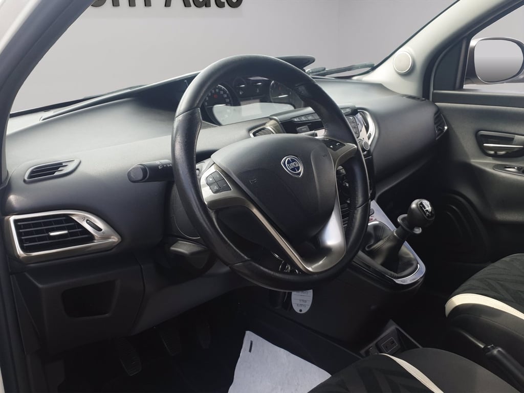 LANCIA Ypsilon 1.2 silver 69cv