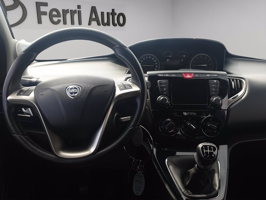 LANCIA Ypsilon 1.2 silver 69cv