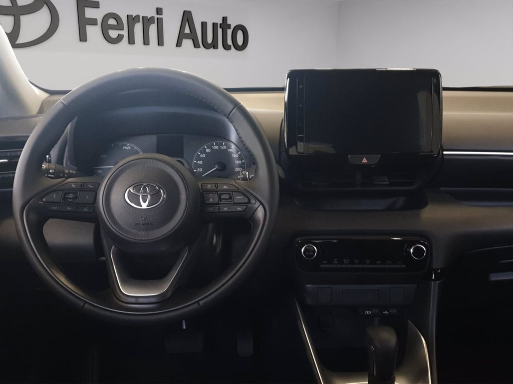 TOYOTA Yaris 1.5h 115 yaris