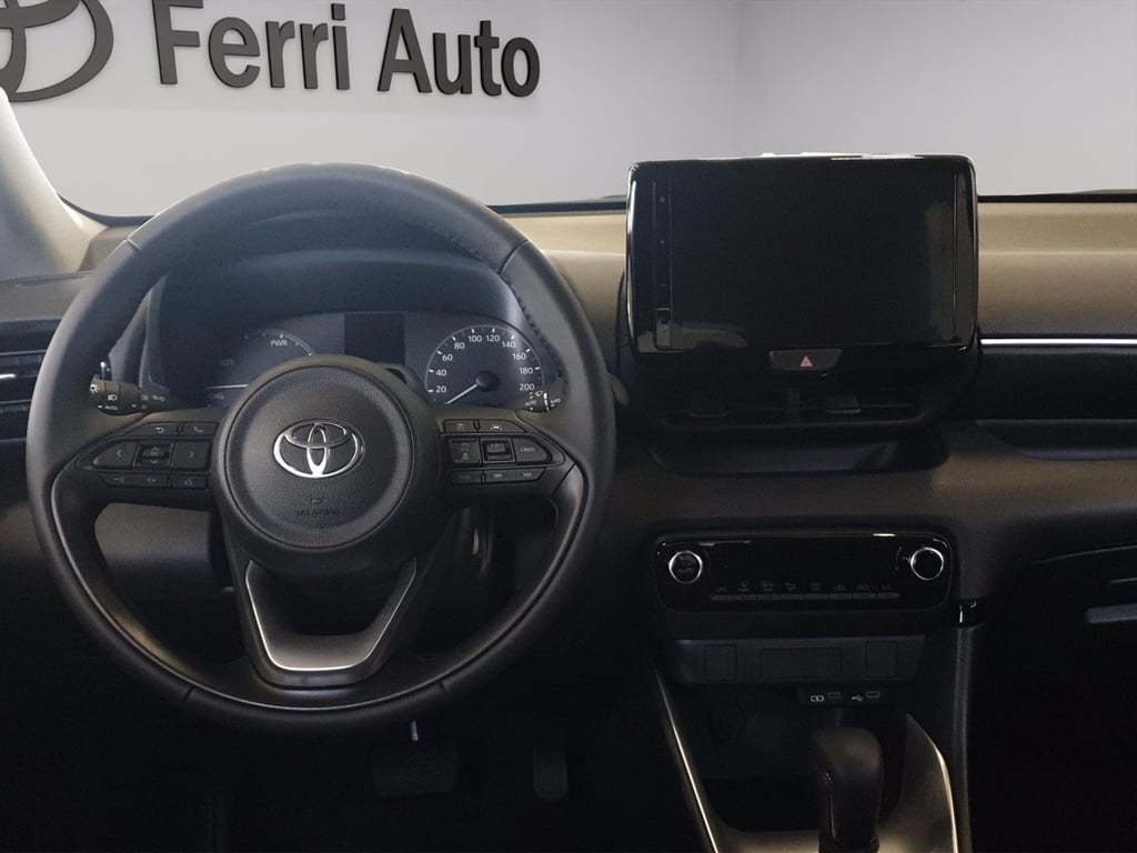 TOYOTA Yaris 1.5h 115 yaris