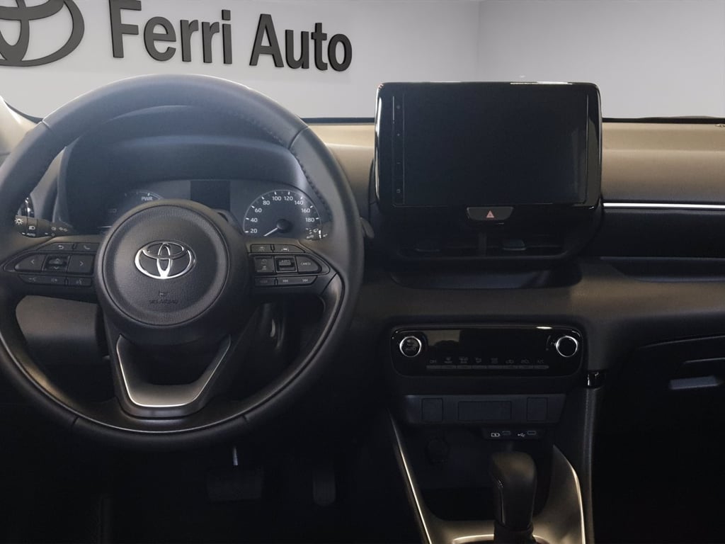 TOYOTA Yaris 1.5h 115 yaris