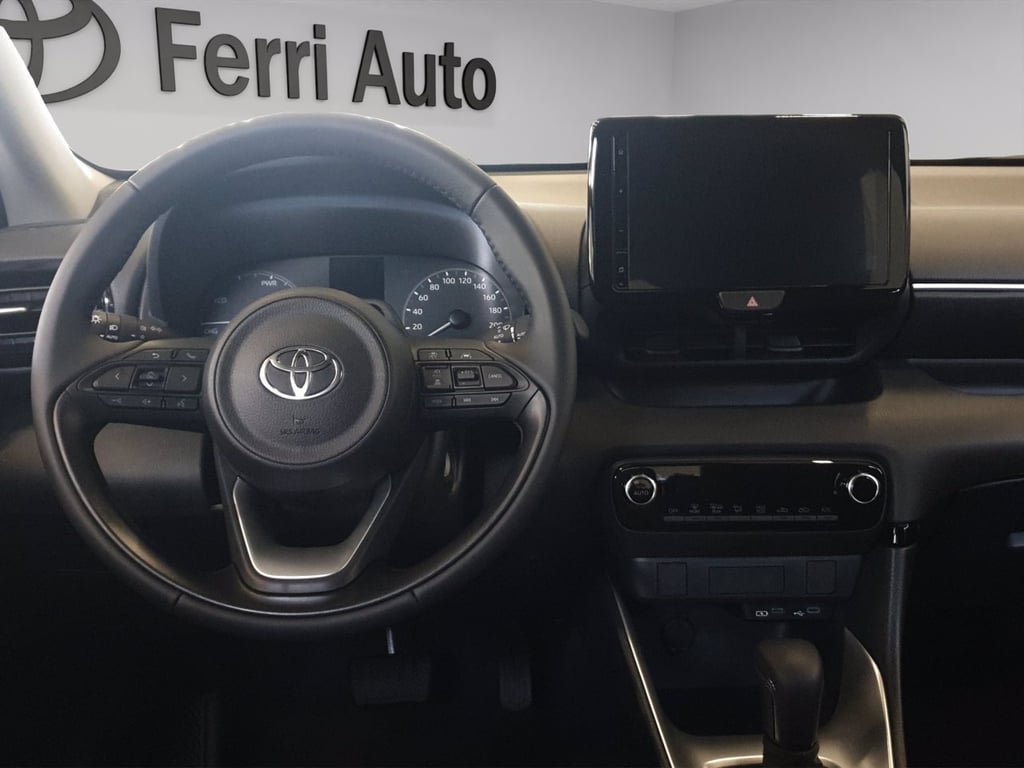 TOYOTA Yaris 1.5h 115 yaris