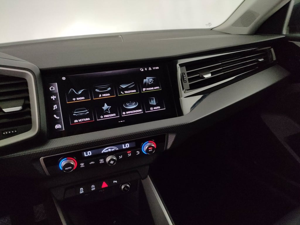 AUDI A1 allstreet 30 1.0 tfsi identity contrast 116cv s tronic