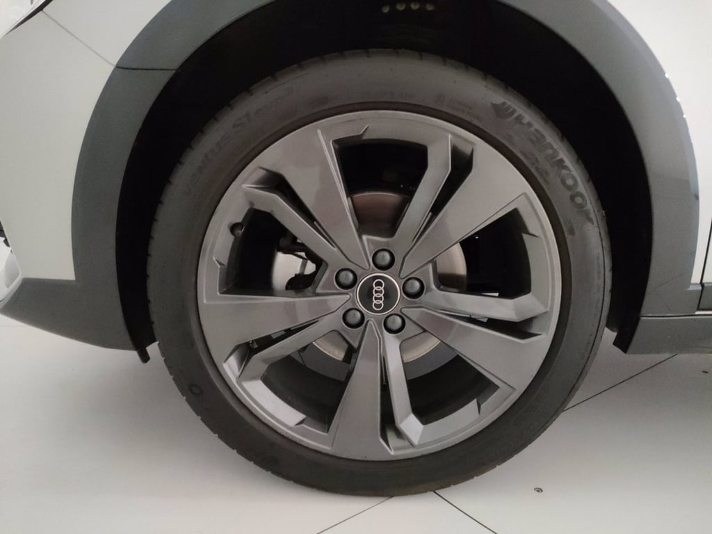 AUDI A1 allstreet 30 1.0 tfsi identity contrast 116cv s tronic