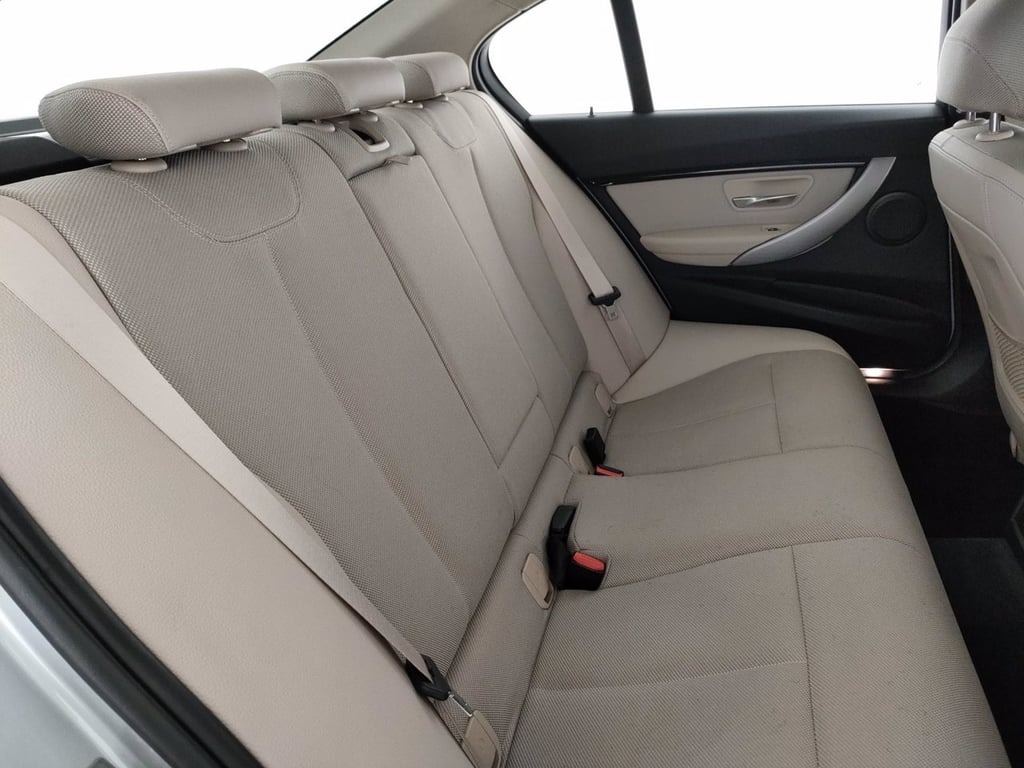 BMW 330e luxury auto