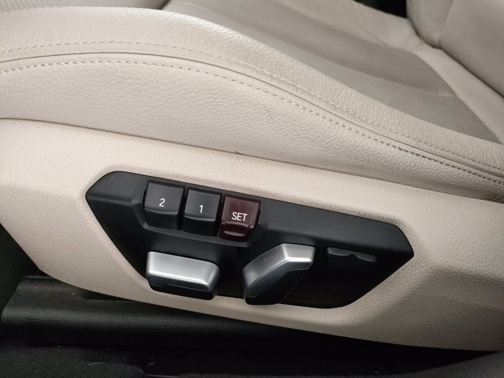 BMW 330e luxury auto
