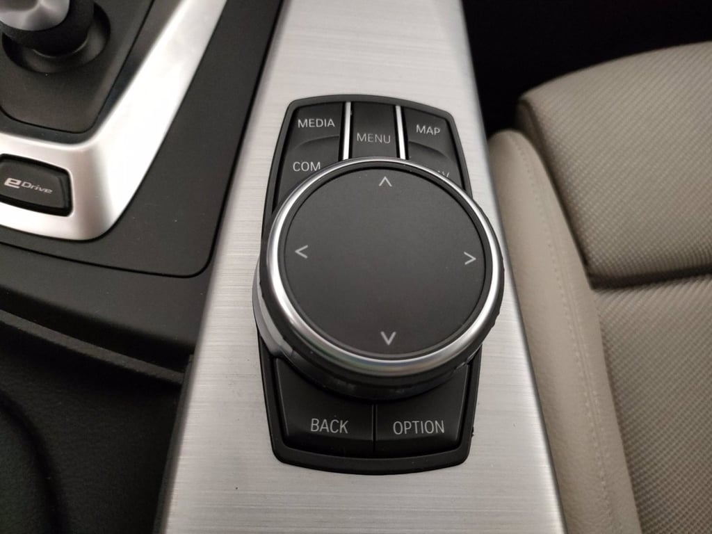 BMW 330e luxury auto