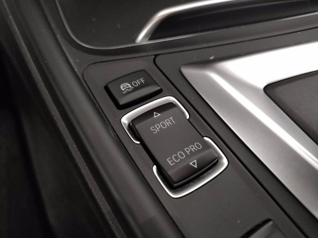 BMW 330e luxury auto