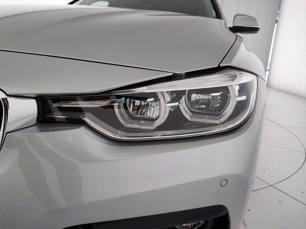 BMW 330e luxury auto