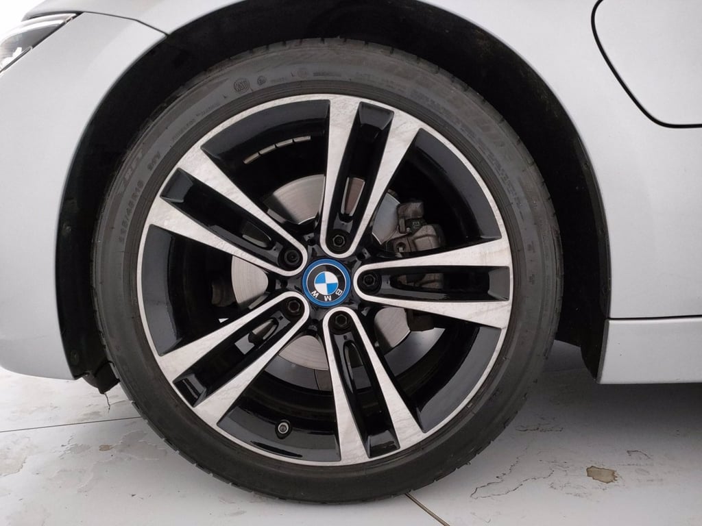 BMW 330e luxury auto