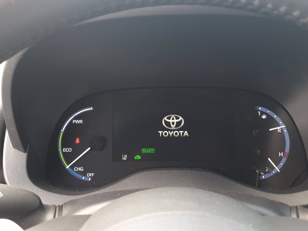 TOYOTA Yaris cross 1.5h business fwd 116cv e-cvt