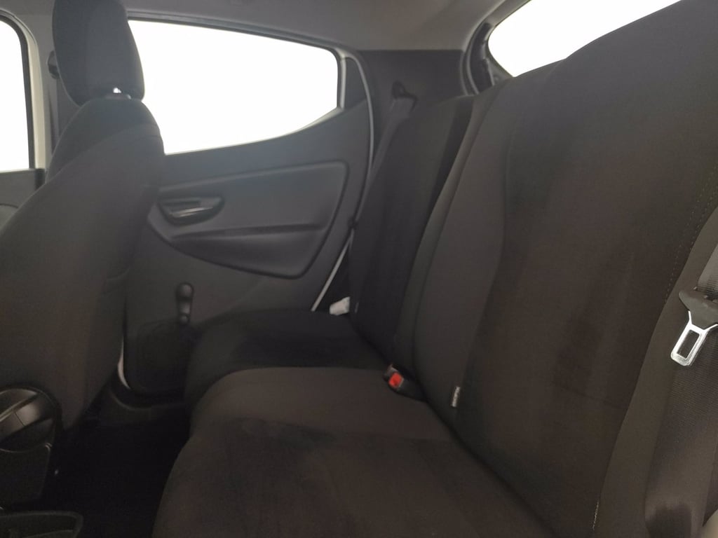 LANCIA Ypsilon 1.2 8v silver s&s 69cv e6
