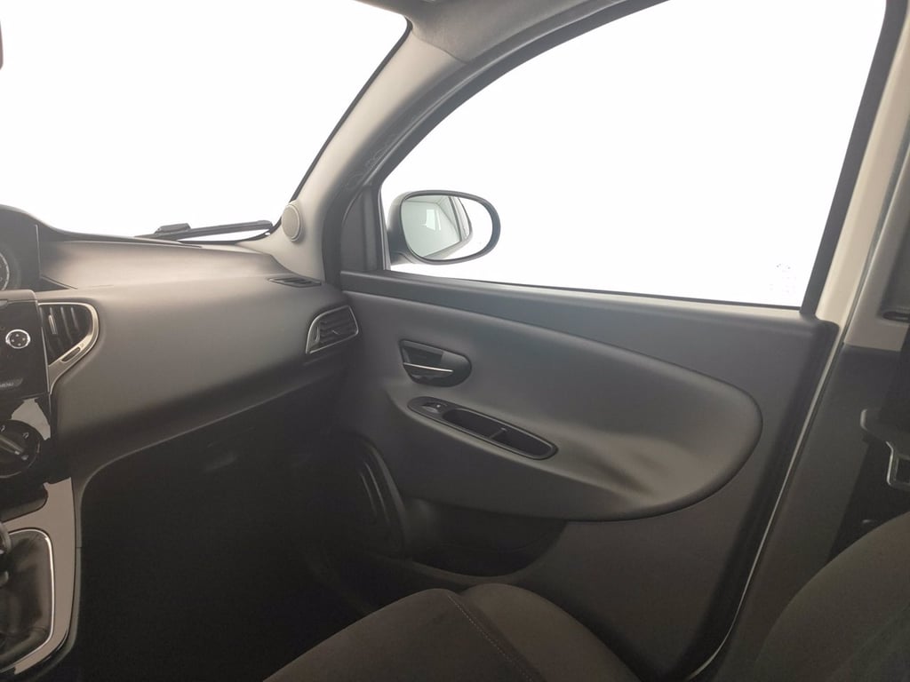 LANCIA Ypsilon 1.2 8v silver s&s 69cv e6