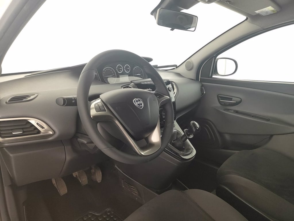 LANCIA Ypsilon 1.2 8v silver s&s 69cv e6