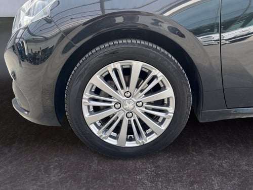 PEUGEOT 208 5p 1.2 puretech allure s&s 82cv neopatentati