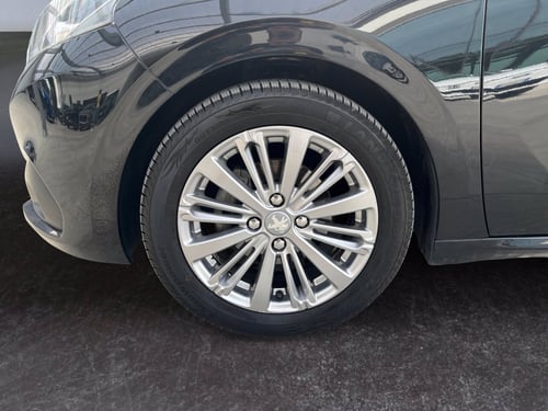 PEUGEOT 208 5p 1.2 puretech allure s&s 82cv neopatentati