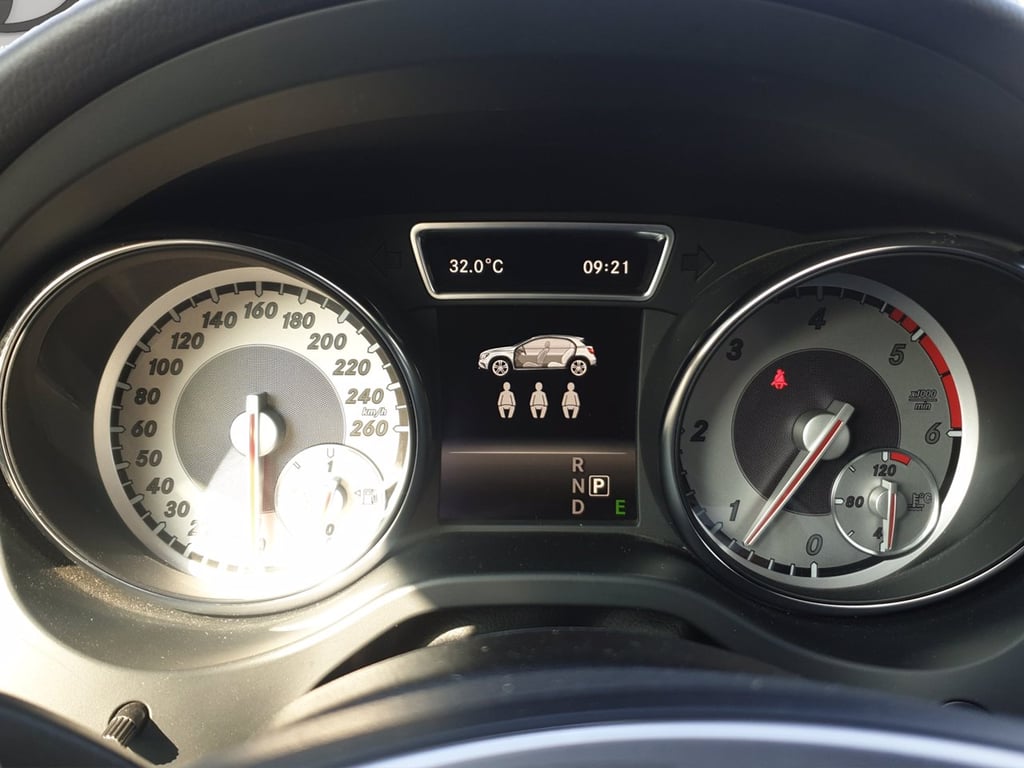 MERCEDES Gla 200 d (cdi) sport auto